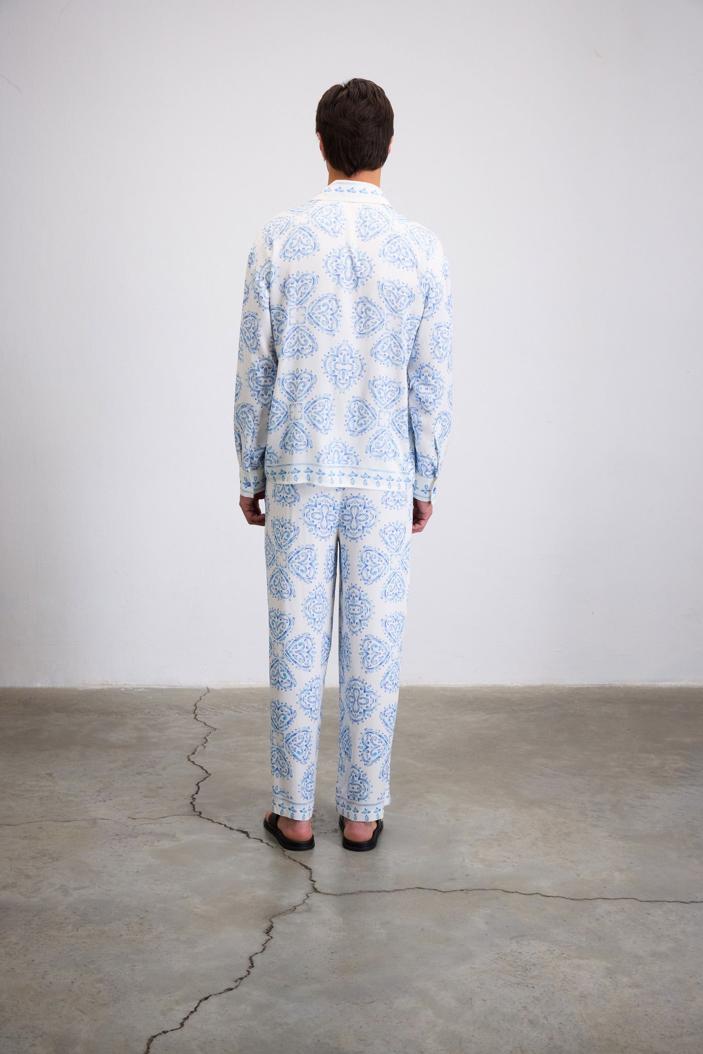 BLUE CERAMIC PRINTED DRAWSTRING PANTS